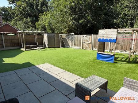 4 bedroom Detached house for sale in Bryans Close, Coddington, NG24