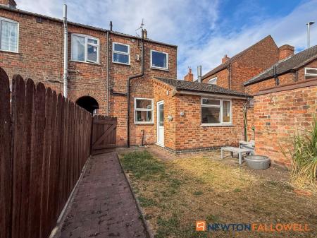 2 bedroom Terraced House for sale in Currie Road, Newark, NG24