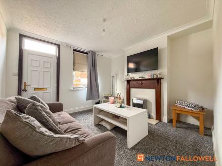 2 bedroom Terraced House for sale in Currie Road, Newark, NG24