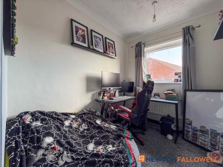 2 bedroom Terraced House for sale in Currie Road, Newark, NG24