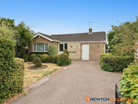 2 bedroom Bungalow for sale in Westborough Lane, Long Bennington, NG23