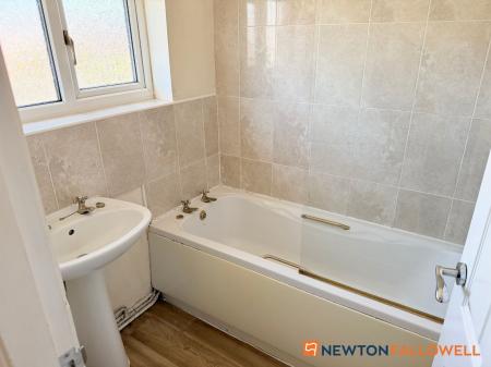 3 bedroom End of terrace house for sale in Cherry Holt, Newark, NG24