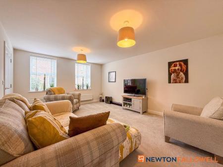 4 bedroom Detached house for sale in Westland Drive, Fernwood, NG24