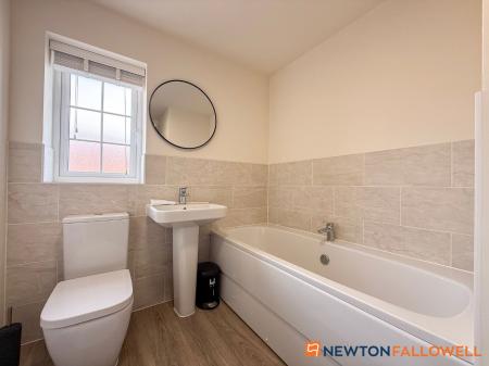 4 bedroom Detached house for sale in Westland Drive, Fernwood, NG24