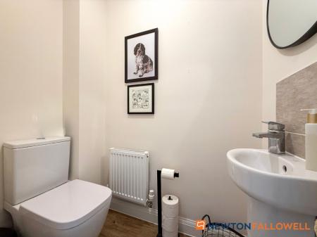 4 bedroom Detached house for sale in Westland Drive, Fernwood, NG24