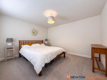 4 bedroom Detached house for sale in Westland Drive, Fernwood, NG24