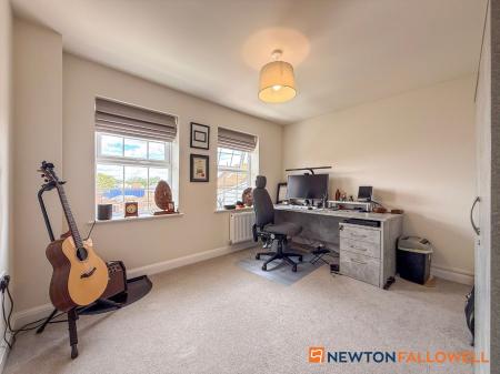 4 bedroom Detached house for sale in Westland Drive, Fernwood, NG24