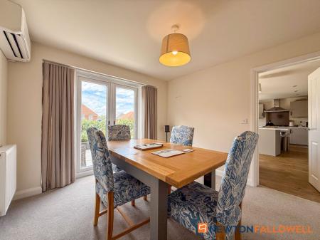4 bedroom Detached house for sale in Westland Drive, Fernwood, NG24