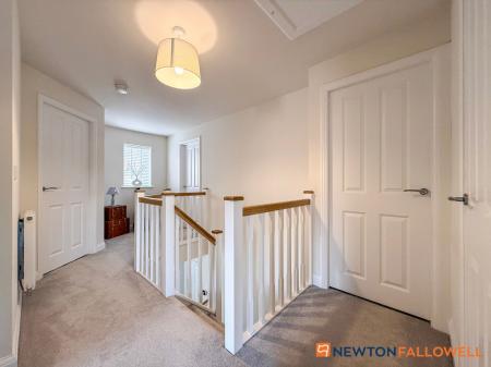 4 bedroom Detached house for sale in Westland Drive, Fernwood, NG24