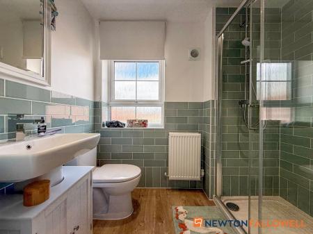 3 bedroom Semi-detached house for sale in Halifax Road, Fernwood, NG24