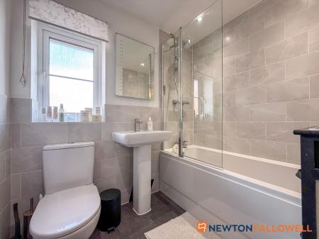 3 bedroom Semi-detached house for sale in Halifax Road, Fernwood, NG24