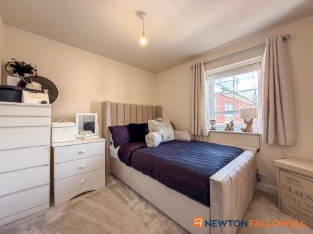 3 bedroom Semi-detached house for sale in Halifax Road, Fernwood, NG24