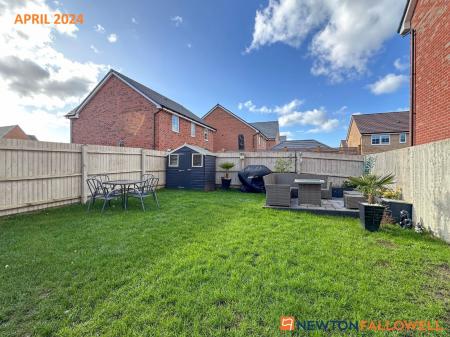 3 bedroom Semi-detached house for sale in Halifax Road, Fernwood, NG24