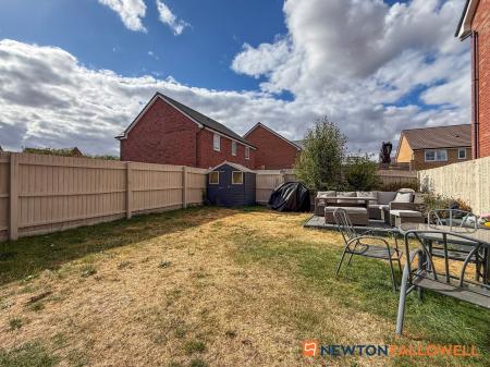 3 bedroom Semi-detached house for sale in Halifax Road, Fernwood, NG24