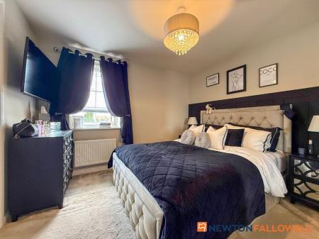 3 bedroom Semi-detached house for sale in Halifax Road, Fernwood, NG24
