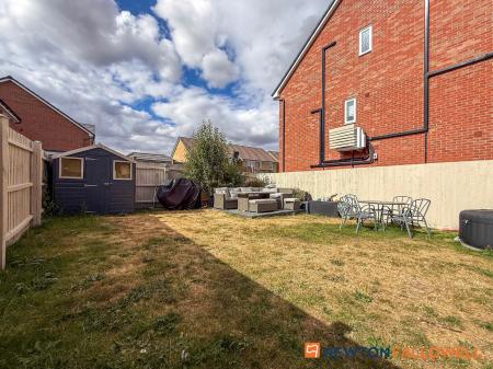 3 bedroom Semi-detached house for sale in Halifax Road, Fernwood, NG24