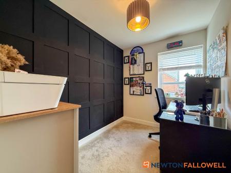 3 bedroom Semi-detached house for sale in Halifax Road, Fernwood, NG24
