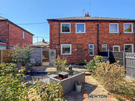 3 bedroom Semi-detached house for sale in Shakespeare Street, Balderton, NG24