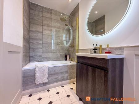 3 bedroom Semi-detached house for sale in Shakespeare Street, Balderton, NG24