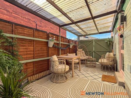3 bedroom Semi-detached house for sale in Shakespeare Street, Balderton, NG24