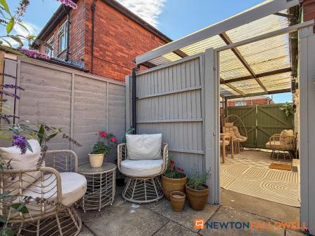 3 bedroom Semi-detached house for sale in Shakespeare Street, Balderton, NG24