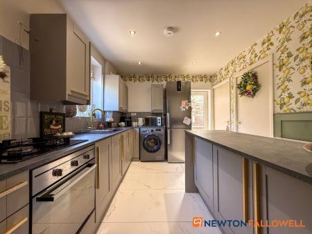 3 bedroom Semi-detached house for sale in Shakespeare Street, Balderton, NG24