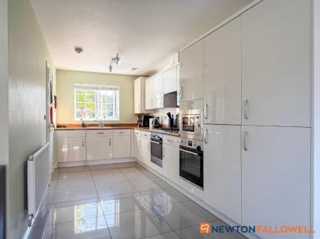 4 bedroom Terraced House for sale in Lavender Way, Newark, NG24