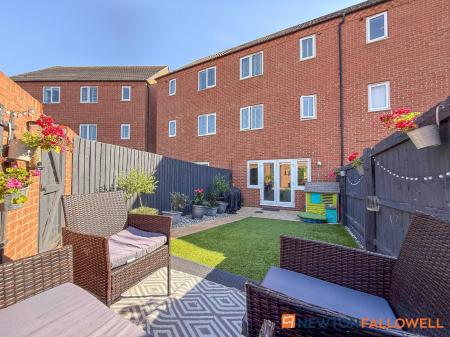 4 bedroom Terraced House for sale in Lavender Way, Newark, NG24