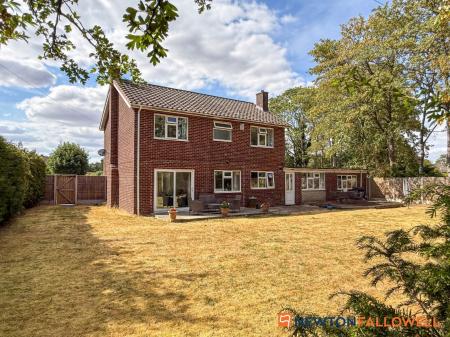 4 bedroom Detached house for sale in Beacon Heights, Newark, NG24