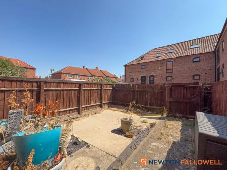 3 bedroom Terraced House for sale in Coopers Yard, Newark, NG24