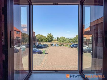 3 bedroom Terraced House for sale in Coopers Yard, Newark, NG24