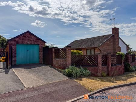 2 bedroom Detached bungalow for sale in Old Mill Crescent, Newark, NG24