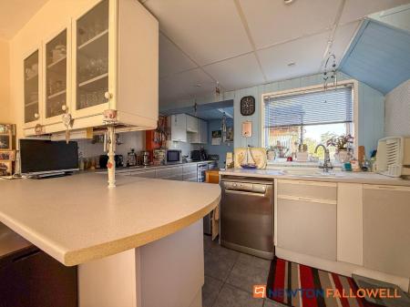 3 bedroom Semi-detached house for sale in Welbournes Lane, Long Bennington, NG23