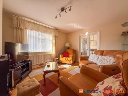 3 bedroom Semi-detached house for sale in Welbournes Lane, Long Bennington, NG23