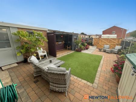 3 bedroom Semi-detached house for sale in Manthorpe Way, Balderton, NG24