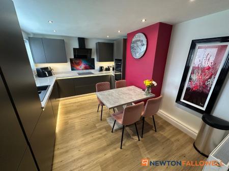 3 bedroom Semi-detached house for sale in Manthorpe Way, Balderton, NG24