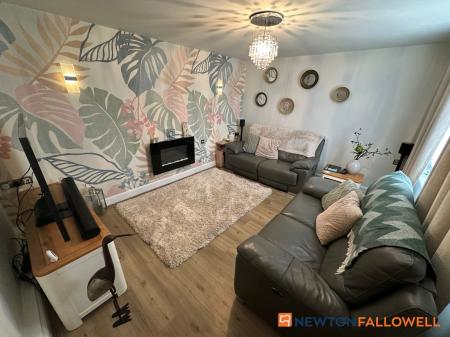 3 bedroom Semi-detached house for sale in Manthorpe Way, Balderton, NG24