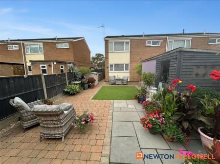 3 bedroom Semi-detached house for sale in Manthorpe Way, Balderton, NG24
