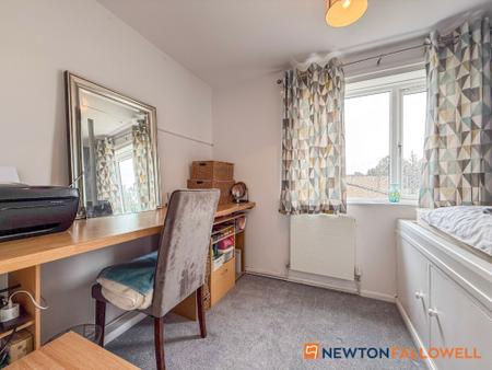 3 bedroom Semi-detached house for sale in Manthorpe Way, Balderton, NG24