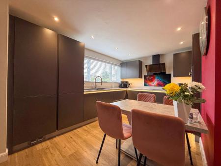 3 bedroom Semi-detached house for sale in Manthorpe Way, Balderton, NG24