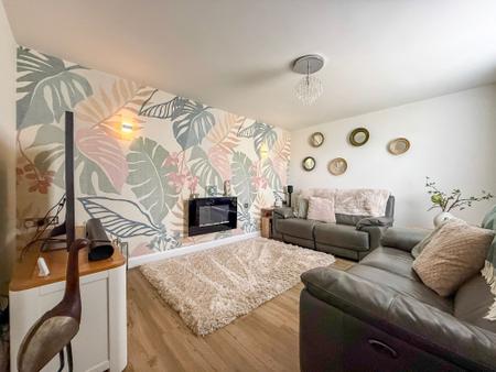 3 bedroom Semi-detached house for sale in Manthorpe Way, Balderton, NG24