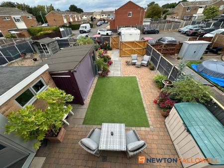 3 bedroom Semi-detached house for sale in Manthorpe Way, Balderton, NG24