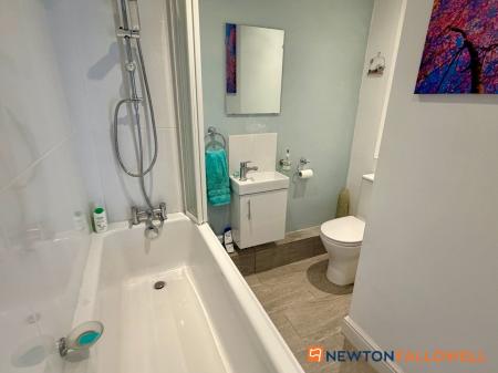 2 bedroom Semi-detached house for sale in Maun Green, Newark, NG24