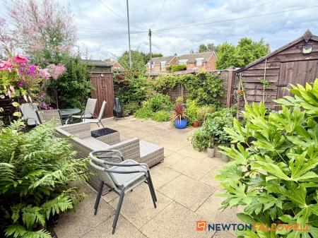 2 bedroom Semi-detached house for sale in Maun Green, Newark, NG24