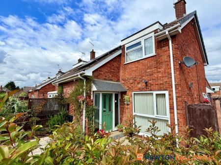 2 bedroom Semi-detached house for sale in Maun Green, Newark, NG24