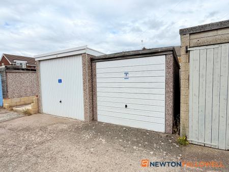 2 bedroom Semi-detached house for sale in Maun Green, Newark, NG24