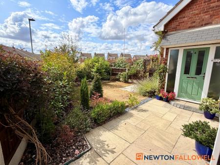 2 bedroom Semi-detached house for sale in Maun Green, Newark, NG24