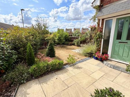 2 bedroom Semi-detached house for sale in Maun Green, Newark, NG24