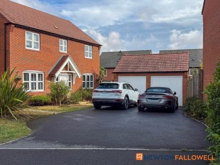 4 bedroom Detached house for sale in Charters Drive, Middlebeck, NG24