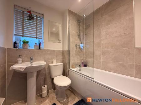 4 bedroom Detached house for sale in Charters Drive, Middlebeck, NG24